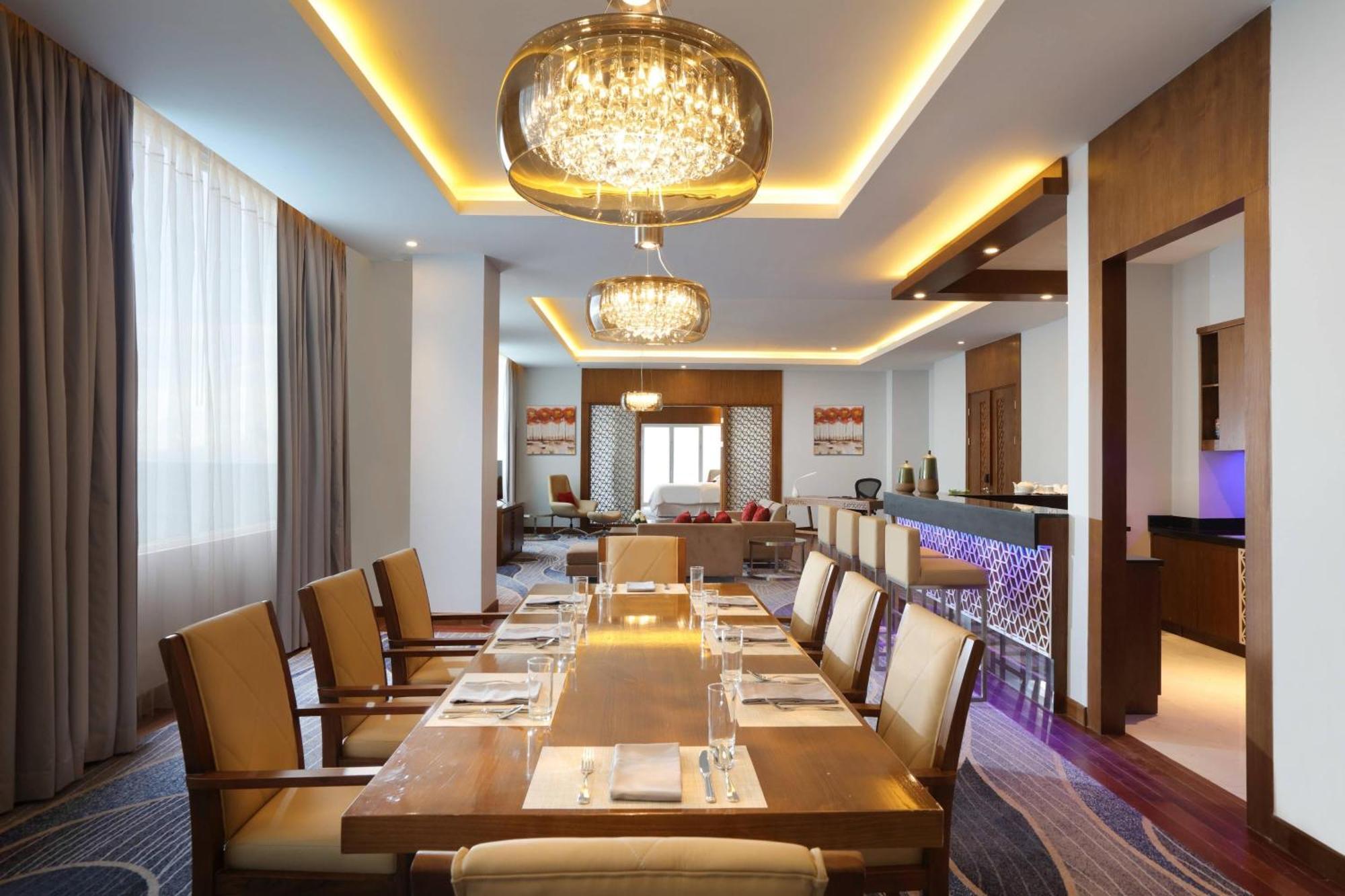 万鸦老福朋喜来登酒店 美娜多 外观 照片